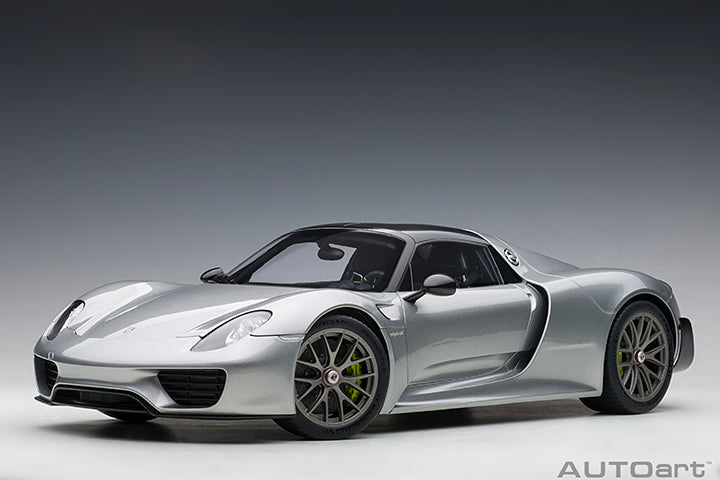 AUTOart Porsche 918 Spyder Weissach Package, GT Silver Metallic 1:12 (Default Title (2592))