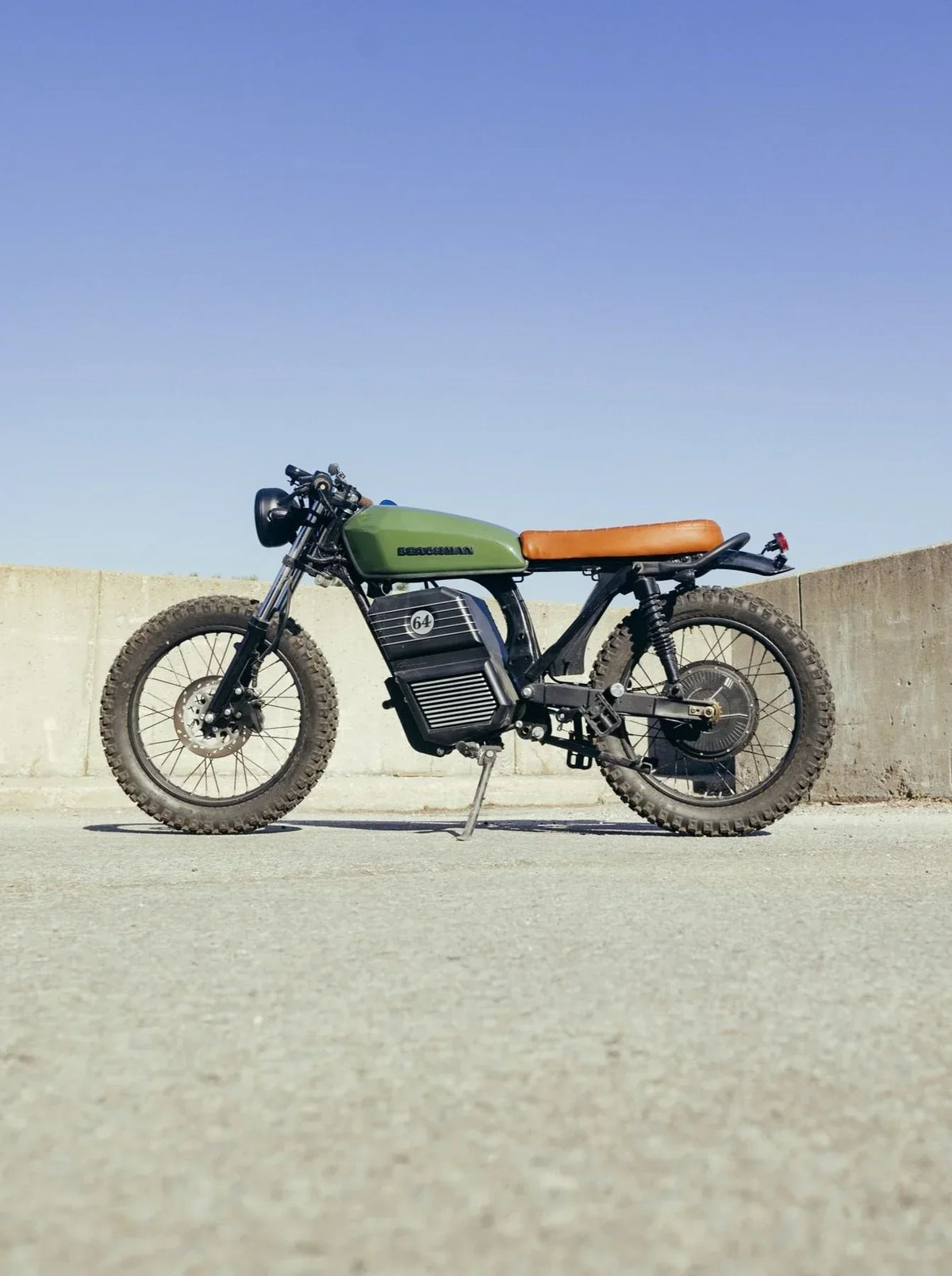 Beachman Electric Bike '64 - 40 AH 2.8 Kwh (Blue Tank- Black Seat - 40 AH - 2.8 Kwh)