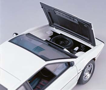 1:18 AUTOart Lotus Esprit Turbo '76 Bond 007 'The Spy Who Loved Me' (white)