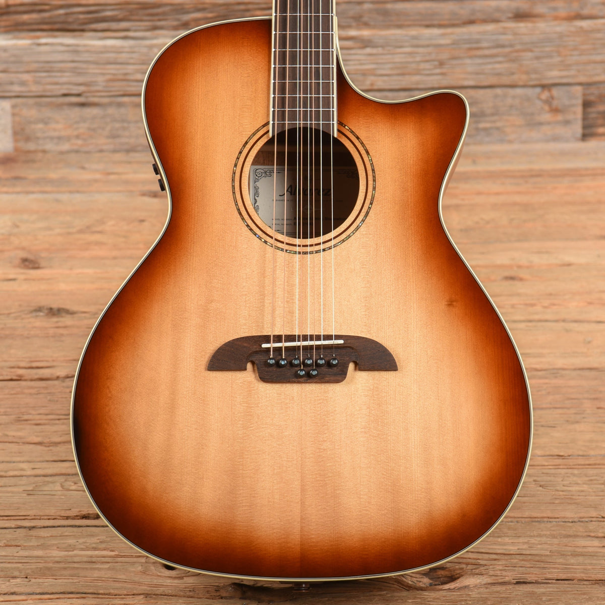 Alvarez AG60ce Artist 8-String Grand Auditorium Solid A+ Sitka Spruce/African Mahogany Shadowburst