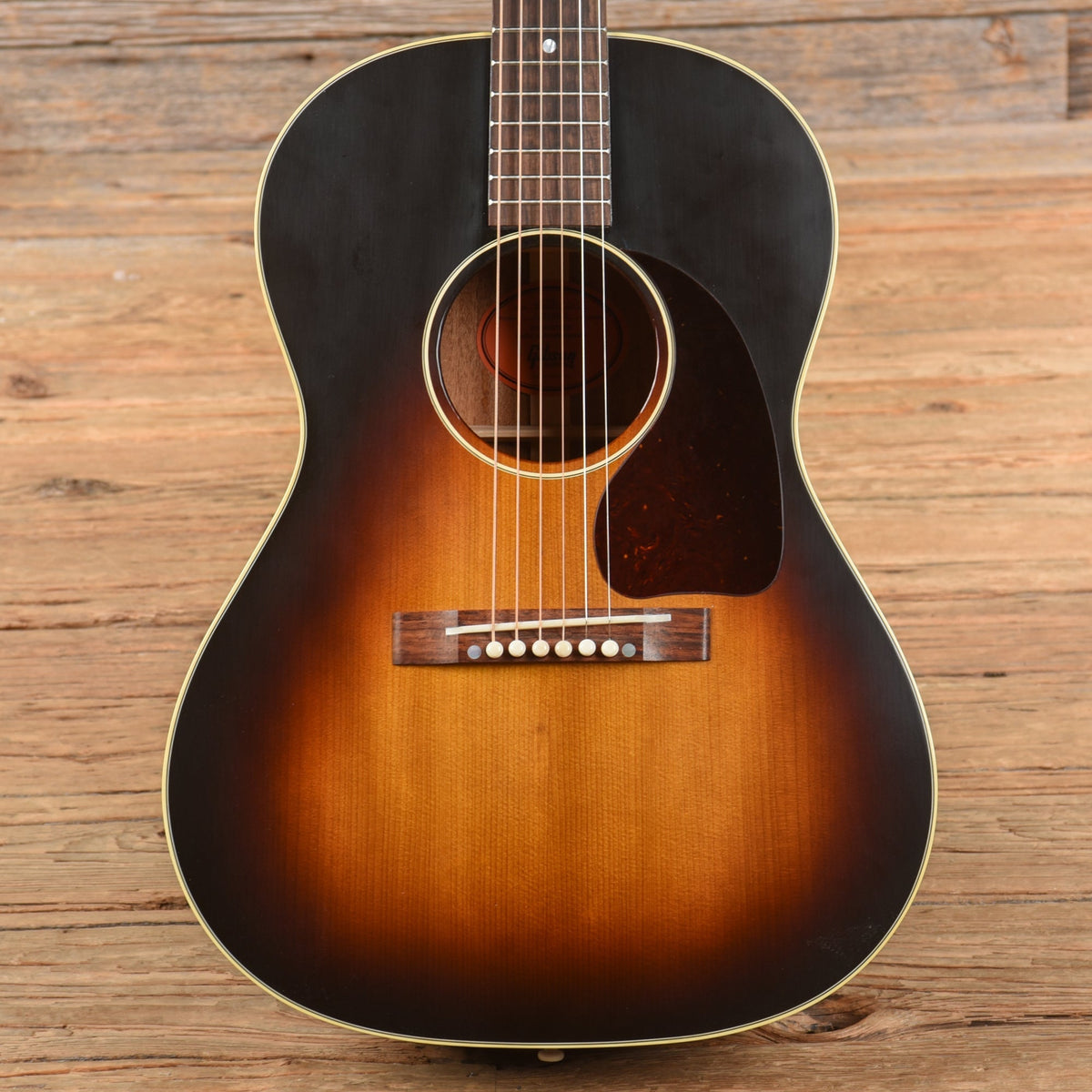 Gibson Custom Shop Historic Reissue 1942 Banner LG-2 Vintage Sunburst