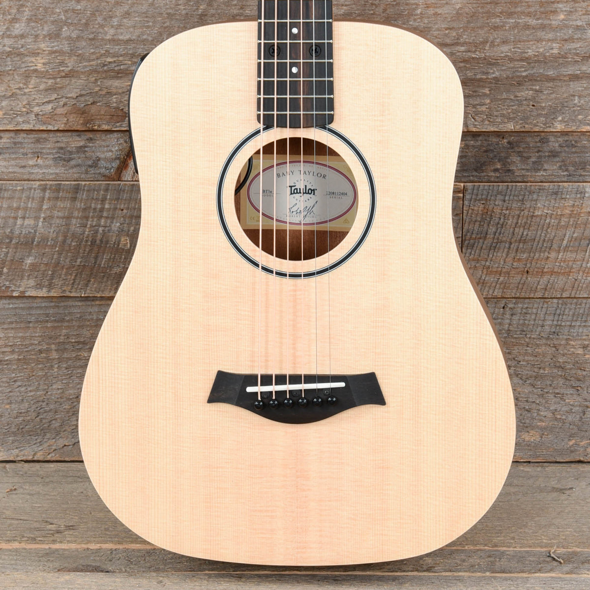 Taylor BT1e Walnut Natural w/ES-B & Gig Bag
