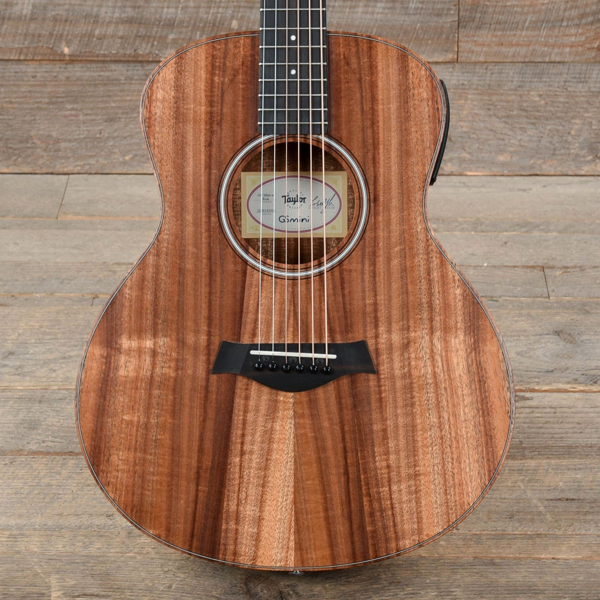 Taylor GS Mini-e Koa LEFTY Natural w/ES-B & Gig Bag
